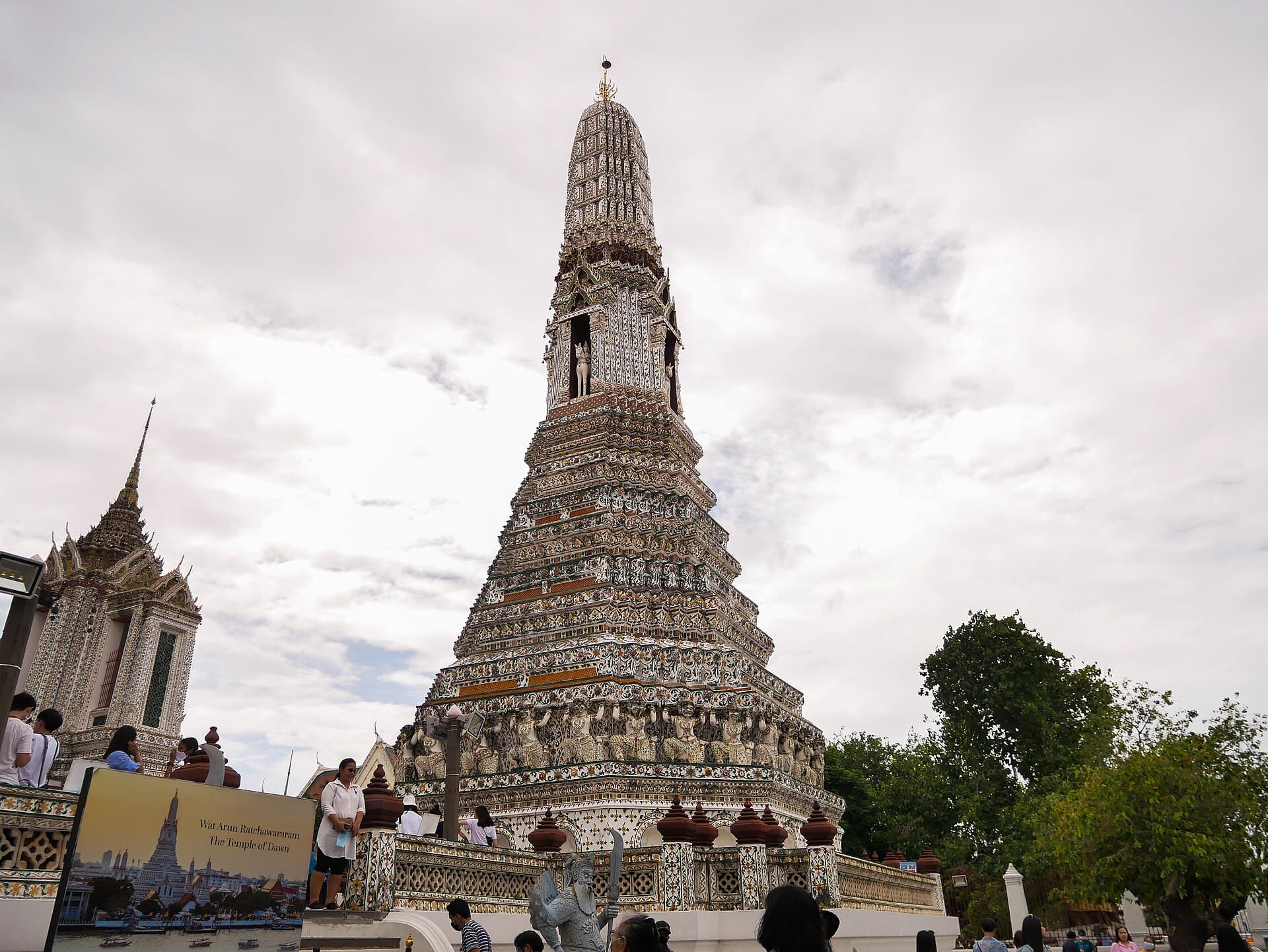 (2020) วัดอรุณราชวรารามราชวรมหาวิหาร เขตบางกอกใหญ่ กรุงเทพมหานคร (4)
