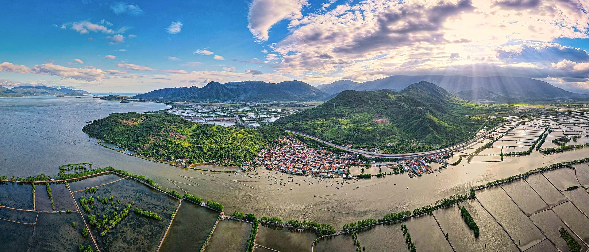 Nha Phu lagoon at Ninh Hòa district