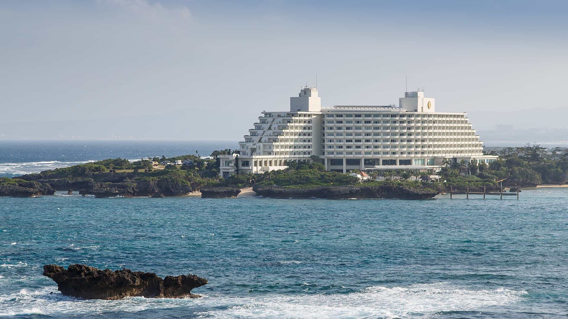 Onna Okinawa ANA-InterContinental-Manza-Beach-Resort-01