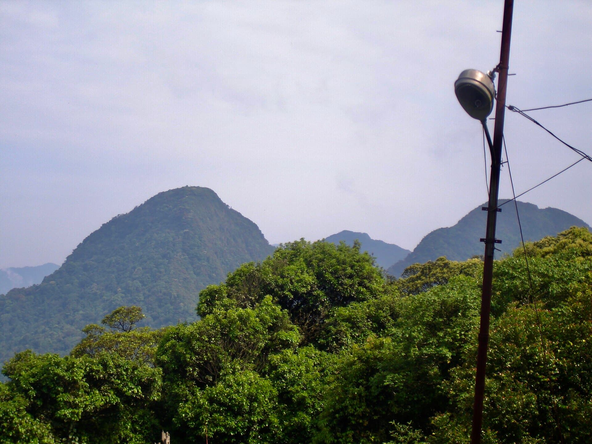Ba dinh nui Tam Dao