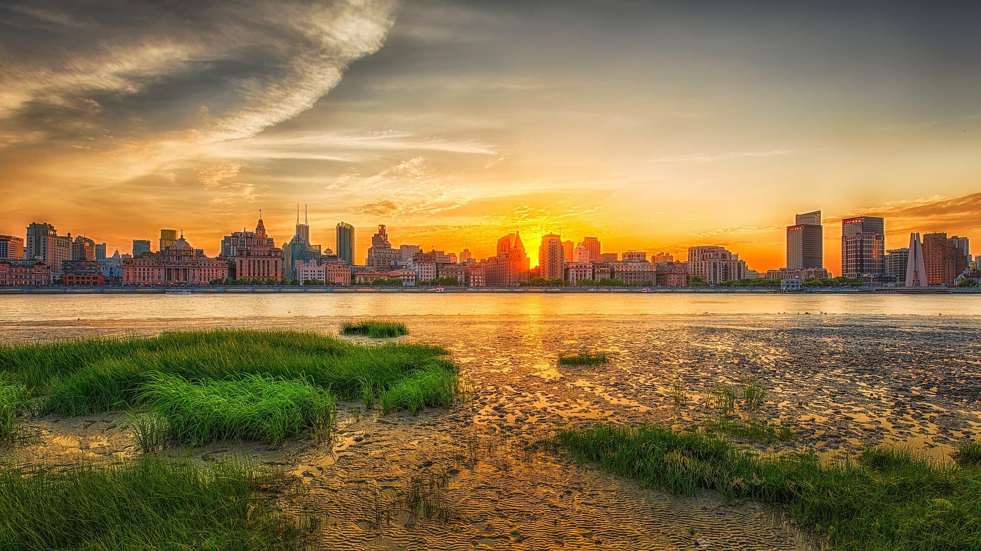 Sunset at the Bund, Shanghai 2019